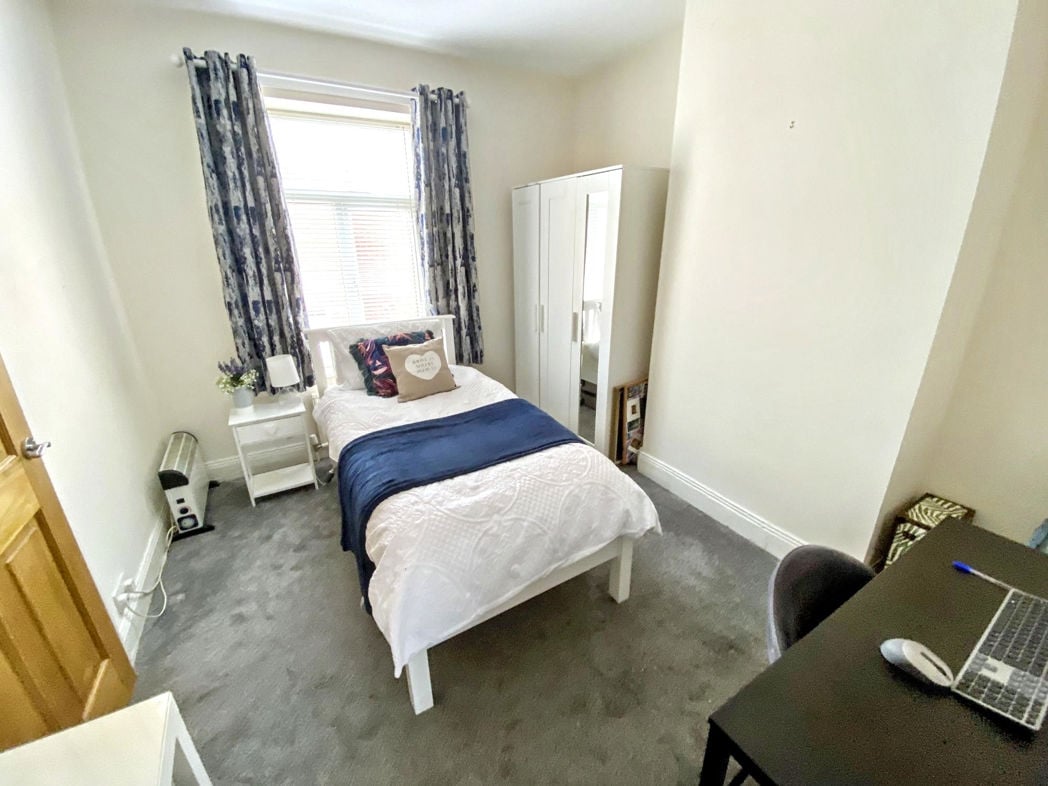 Property image 8 of 12