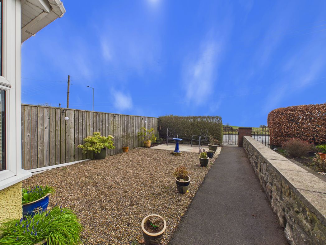 Property image 11 of 12