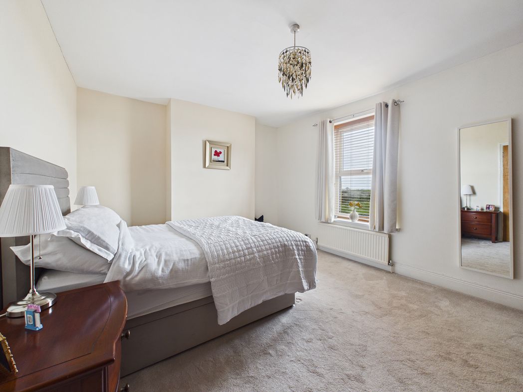 Property image 7 of 12