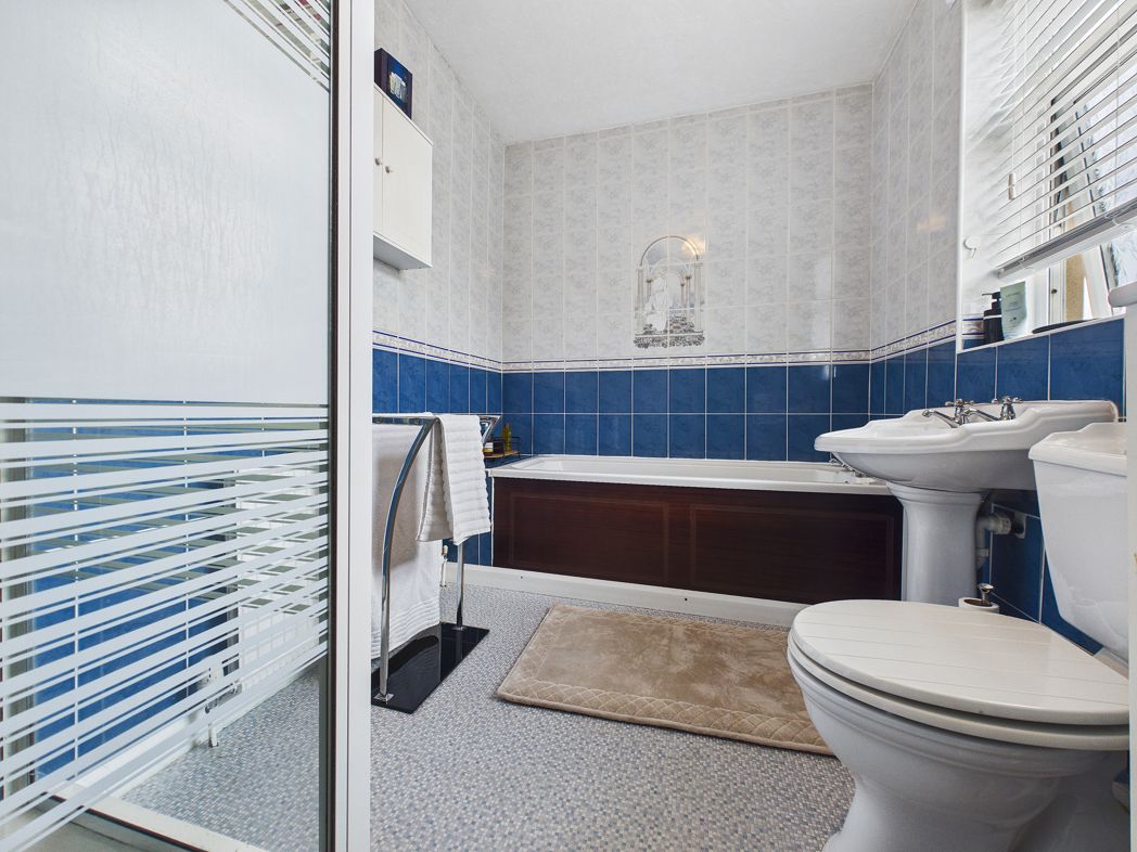 Property image 6 of 12