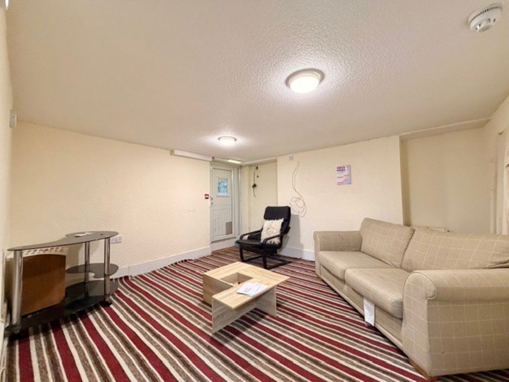 Property image 11 of 28