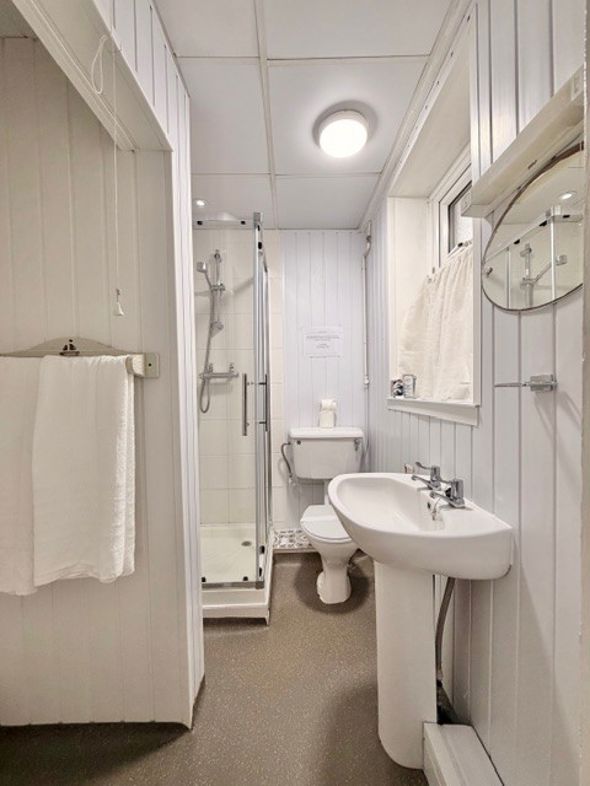 Property image 15 of 28