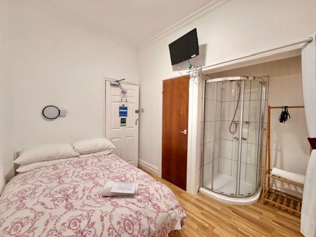 Property image 16 of 28