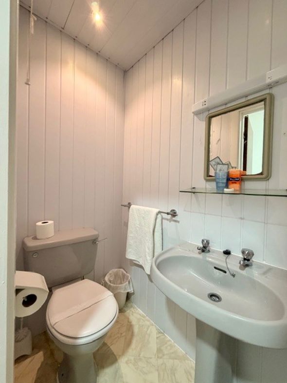 Property image 17 of 28