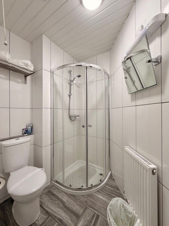 Property image 23 of 28