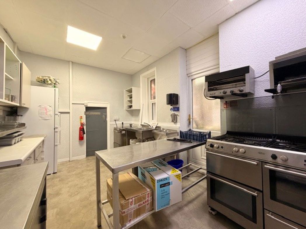 Property image 8 of 28