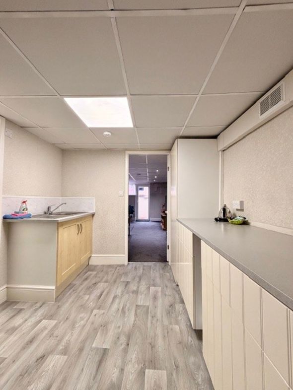 Property image 12 of 28