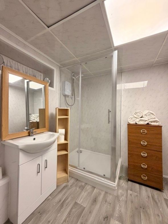 Property image 13 of 28