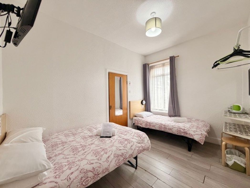 Property image 16 of 28