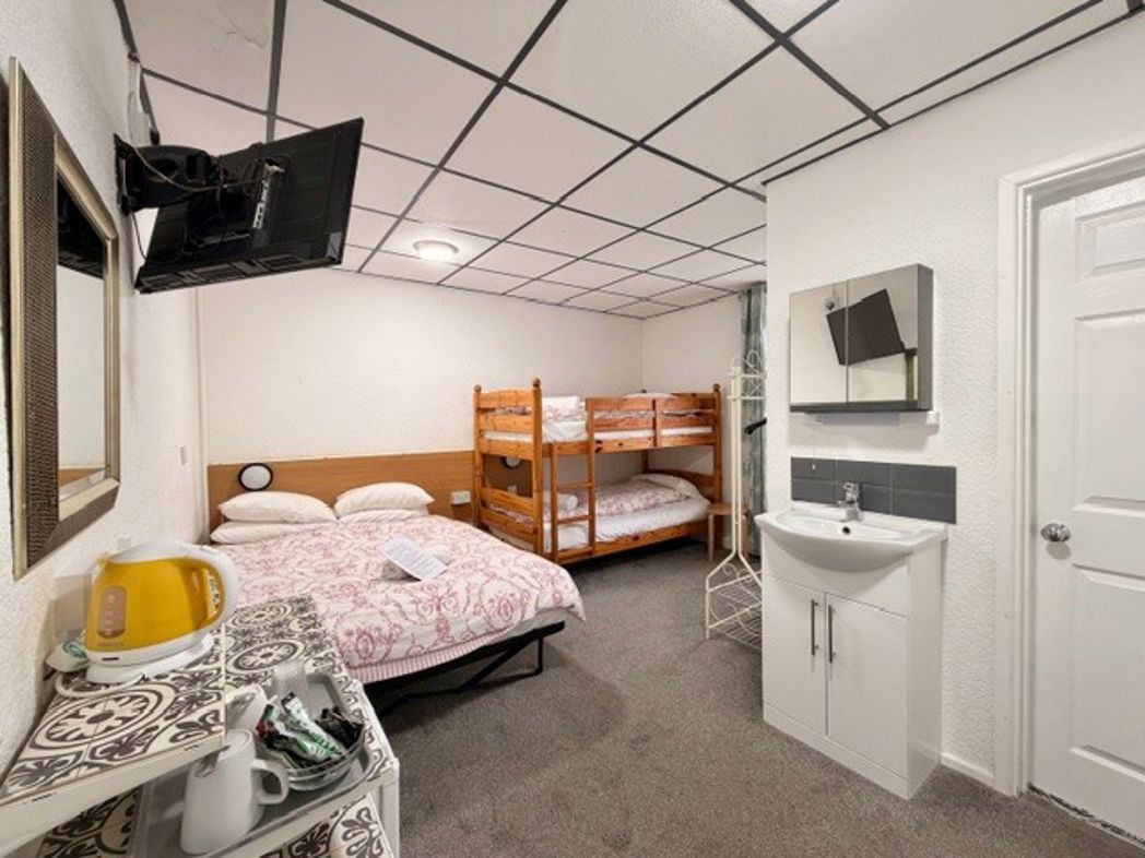 Property image 21 of 28