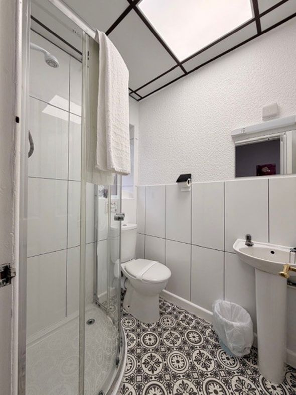 Property image 25 of 28