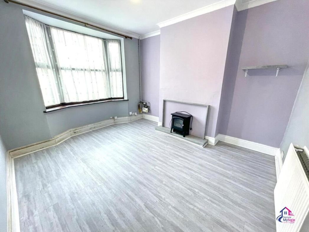 Property image 4 of 12