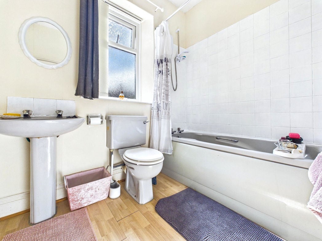 Property image 4 of 7