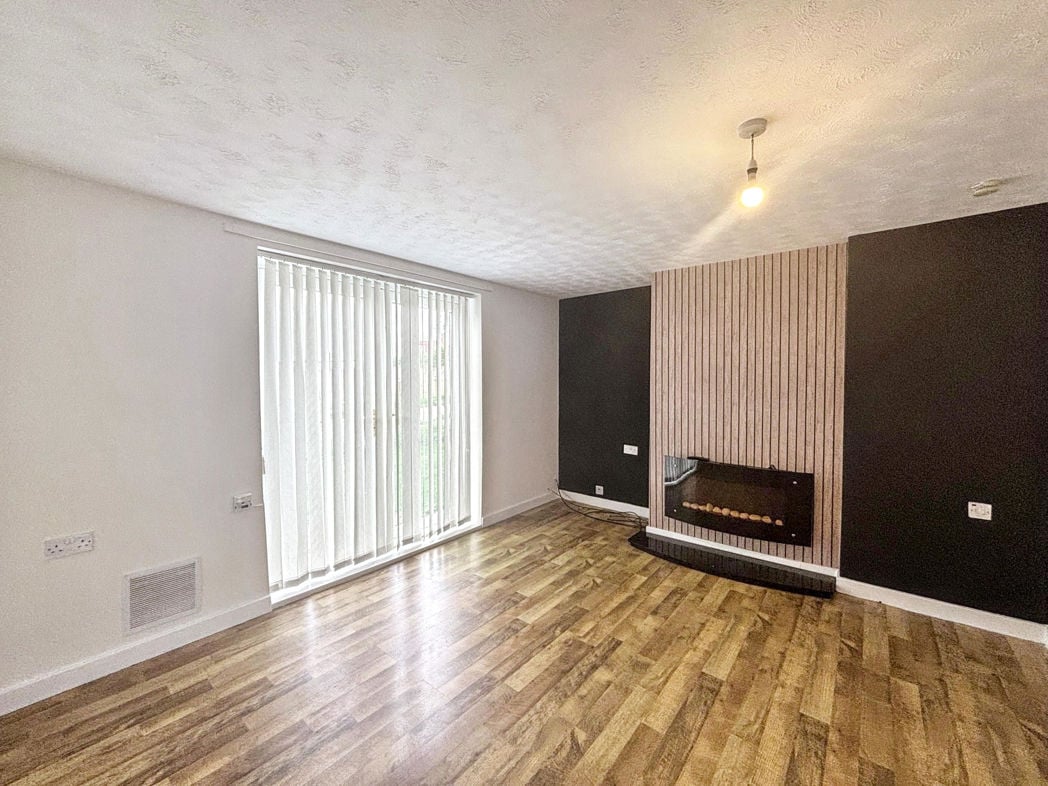 Property image 6 of 11