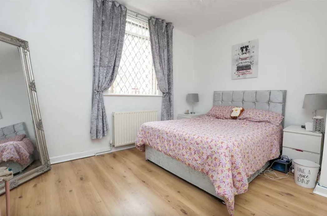 Property image 5 of 8