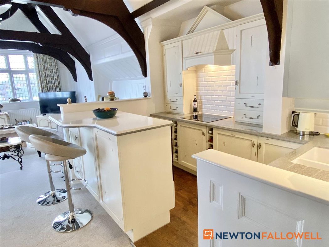 Property image 3 of 11