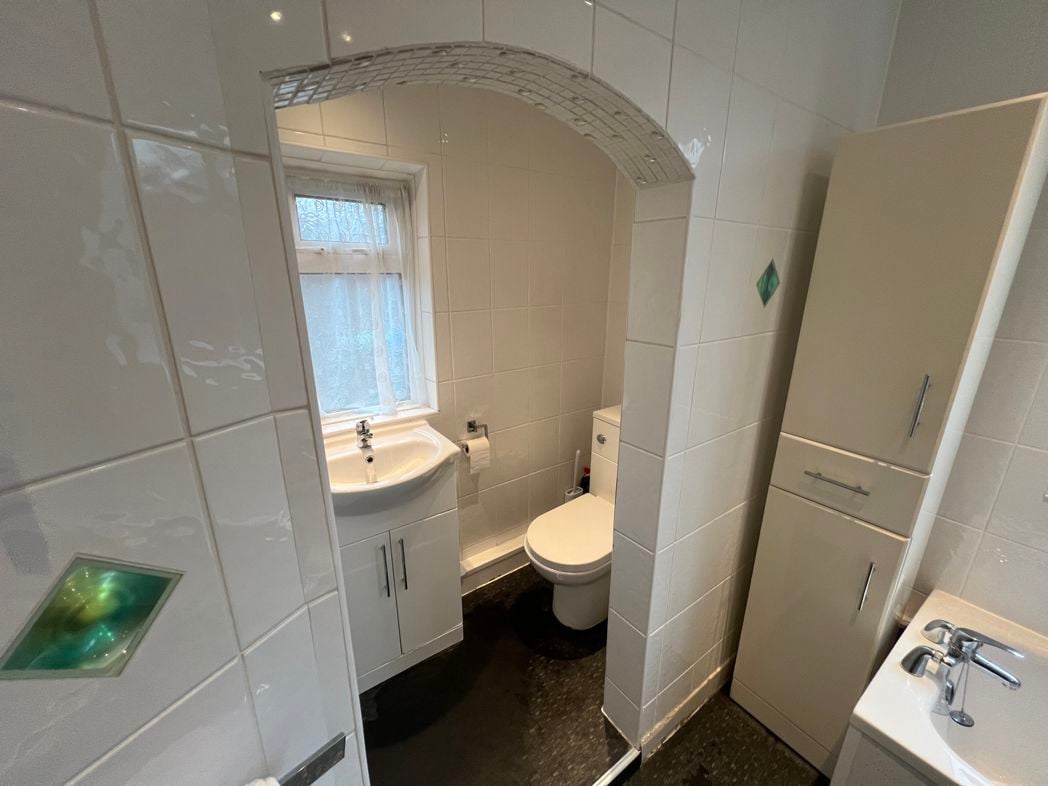 Property image 5 of 11