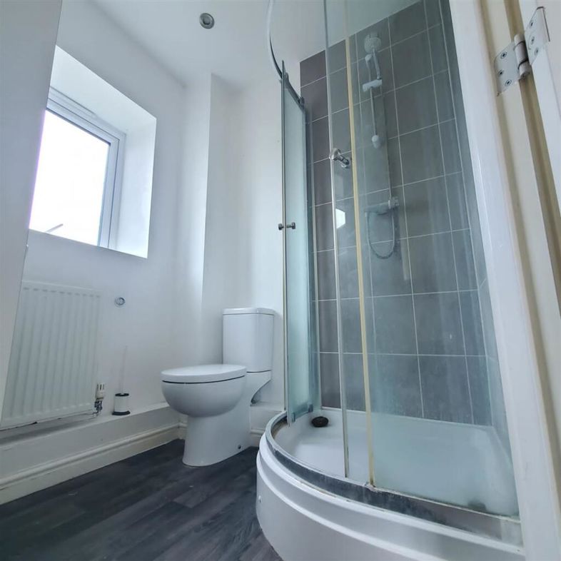 Property image 7 of 9