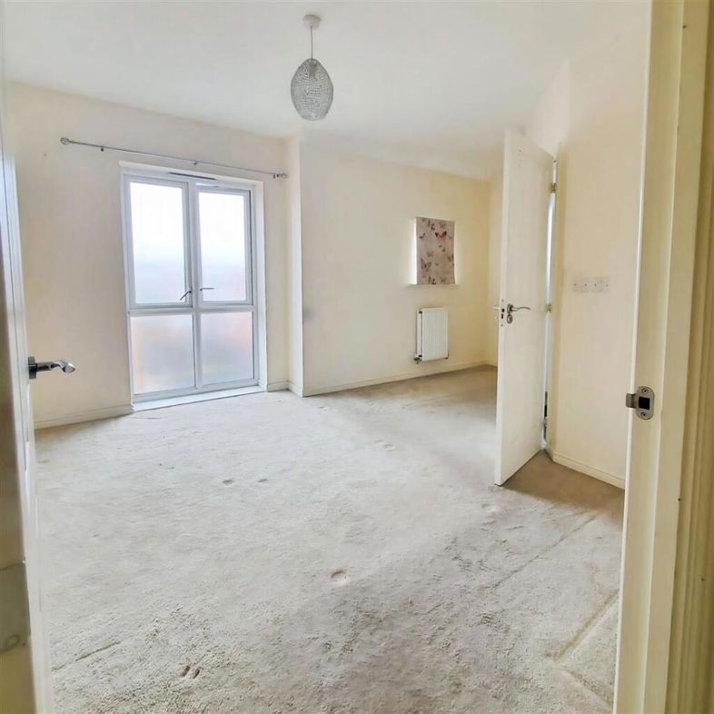 Property image 8 of 9
