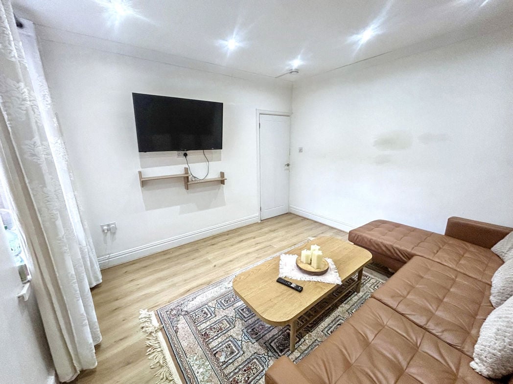Property image 3 of 6