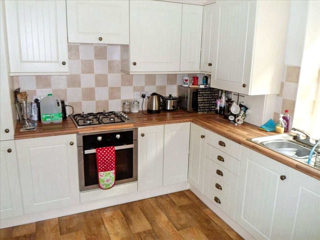 Property image 8 of 12