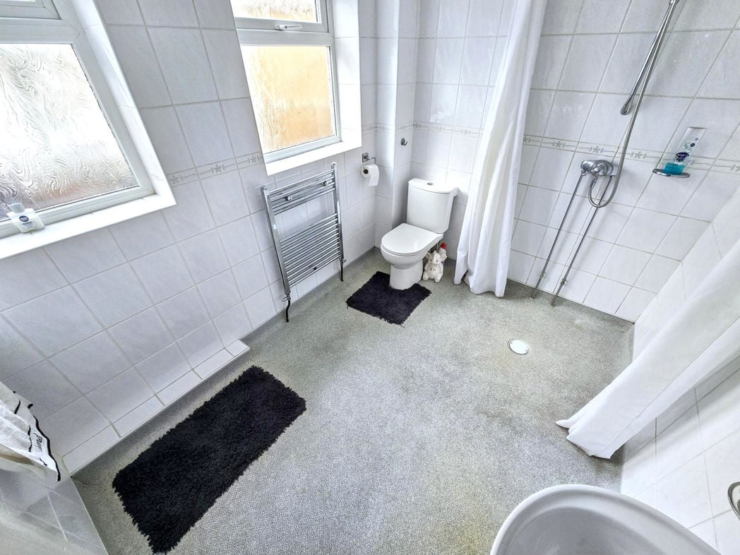 Property image 11 of 24