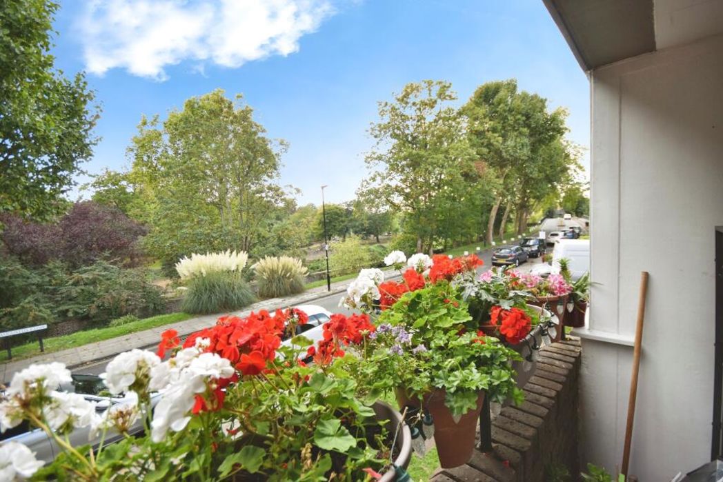 Property image 2 of 11