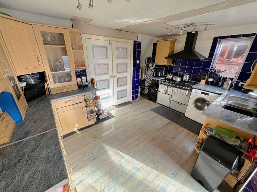Property image 8 of 19