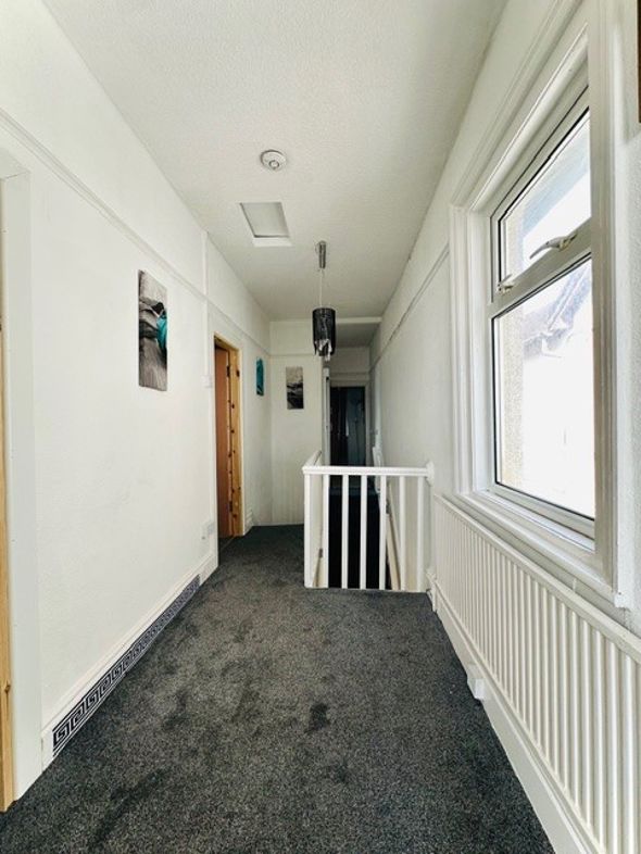 Property image 21 of 28