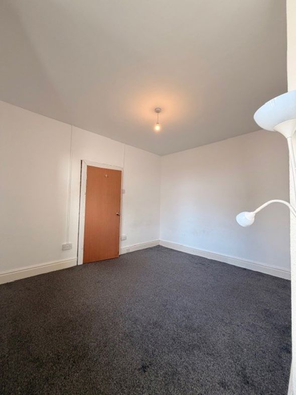 Property image 24 of 28
