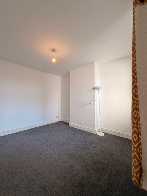 Property image 25 of 28