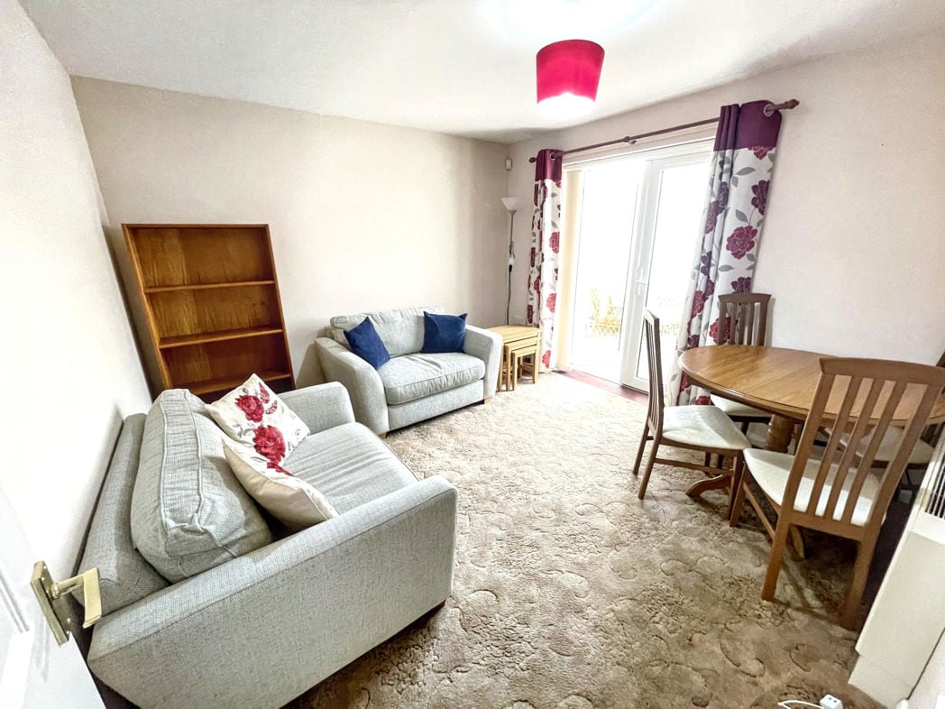 Property image 4 of 11