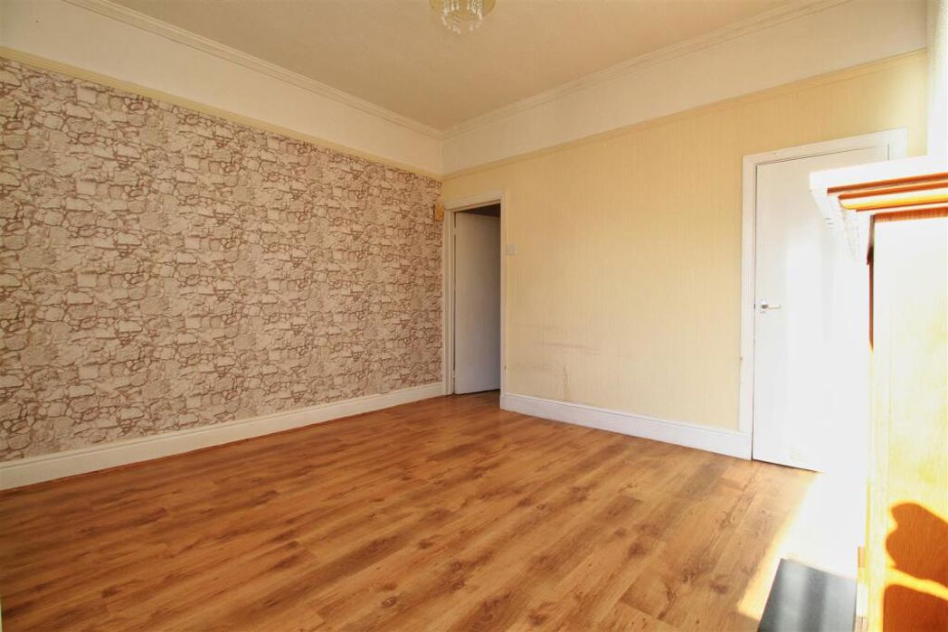 Property image 5 of 9