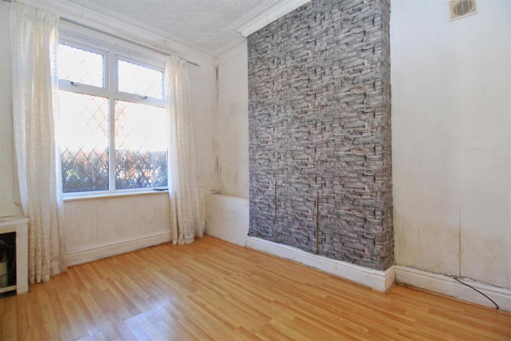 Property image 8 of 9