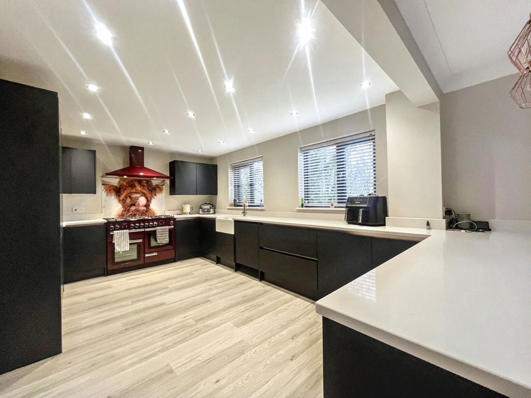 Property image 4 of 17