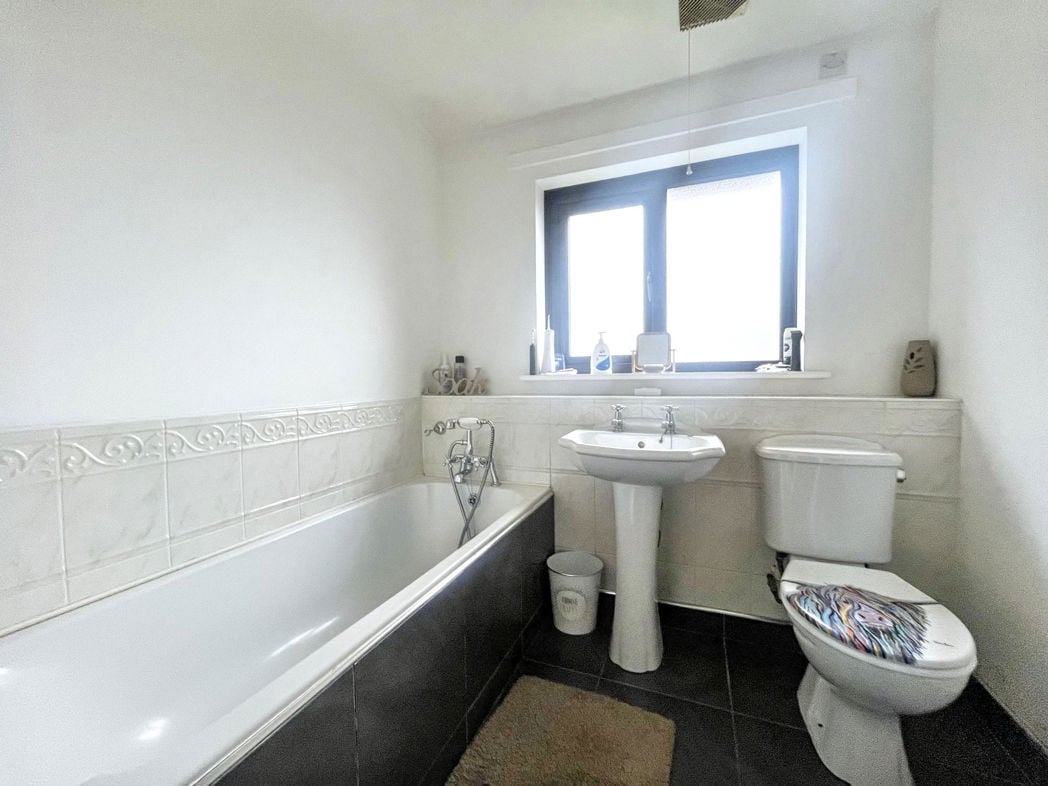Property image 15 of 17