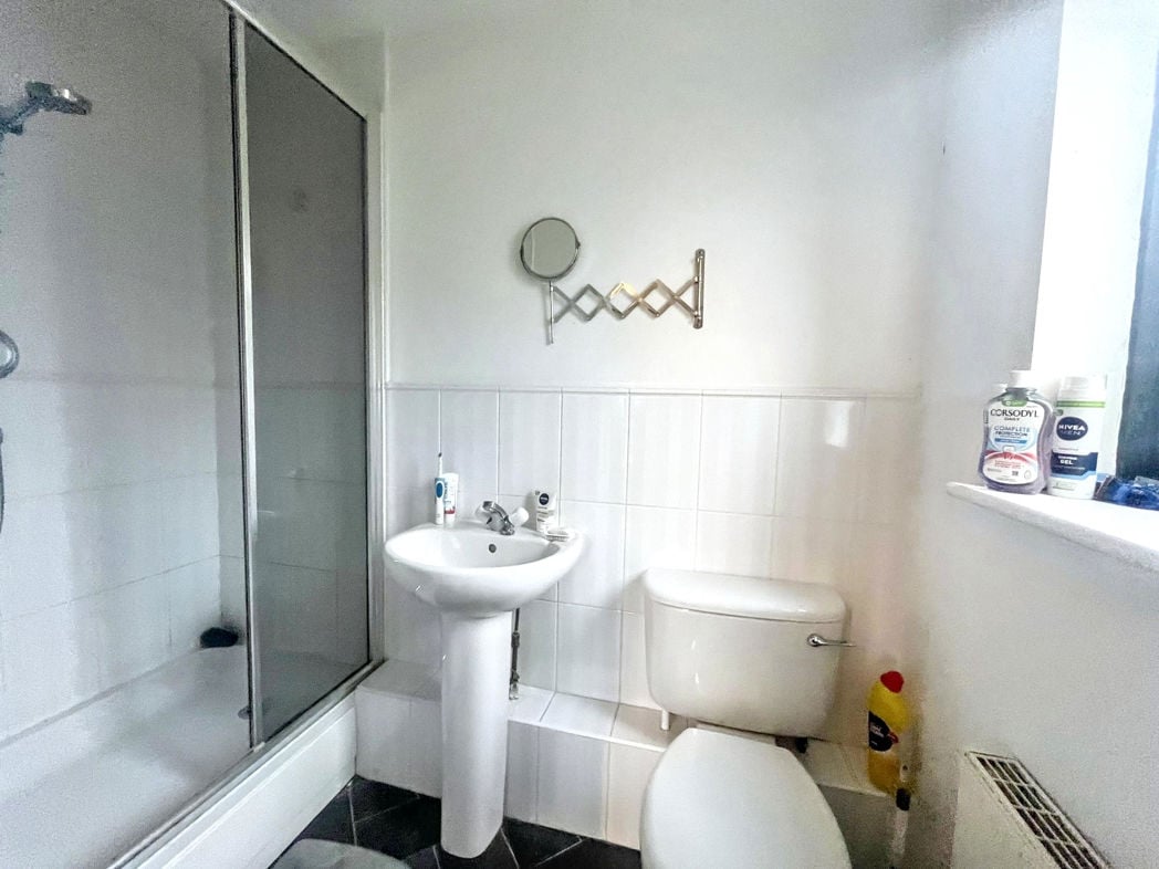 Property image 12 of 17
