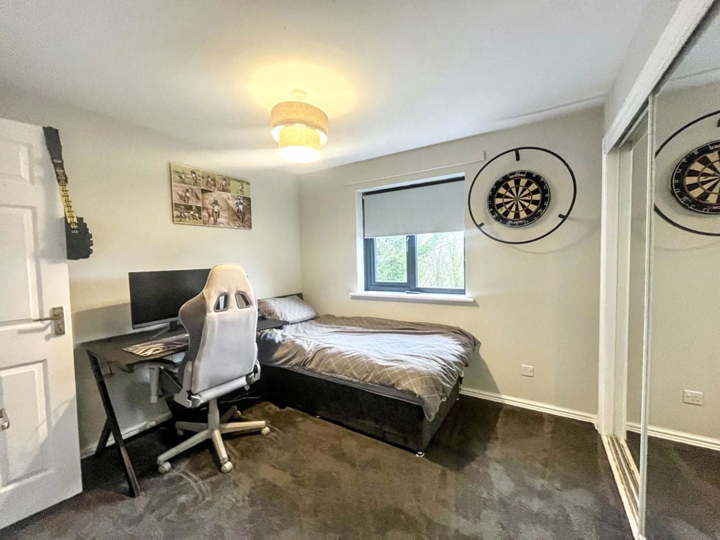 Property image 11 of 17