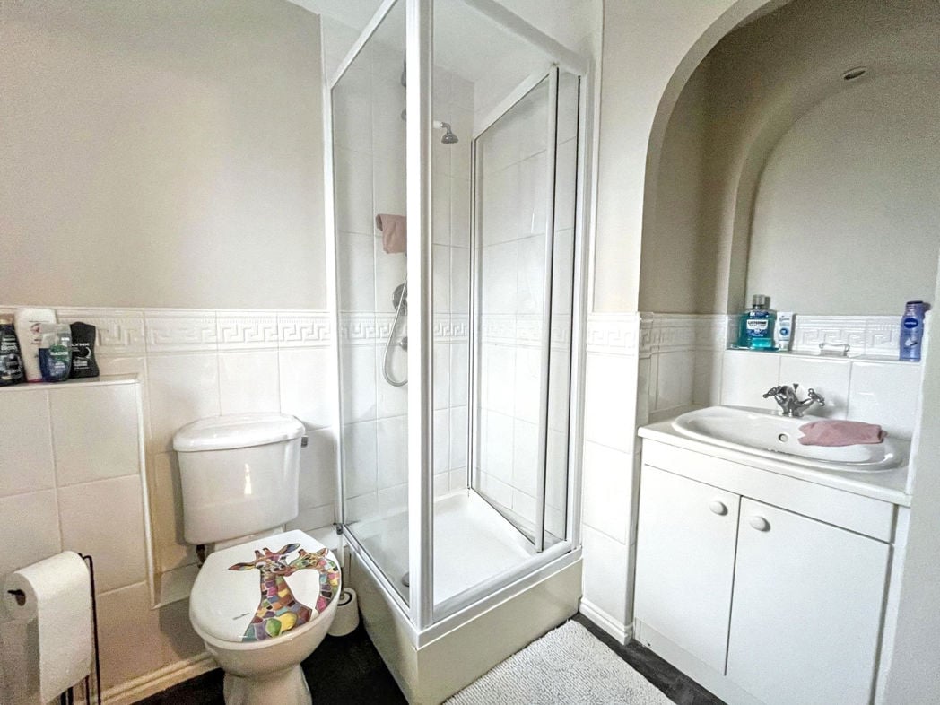 Property image 10 of 17