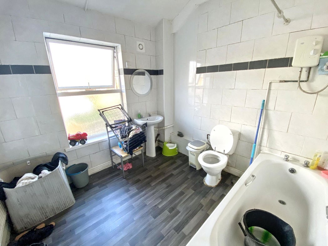 Property image 11 of 17