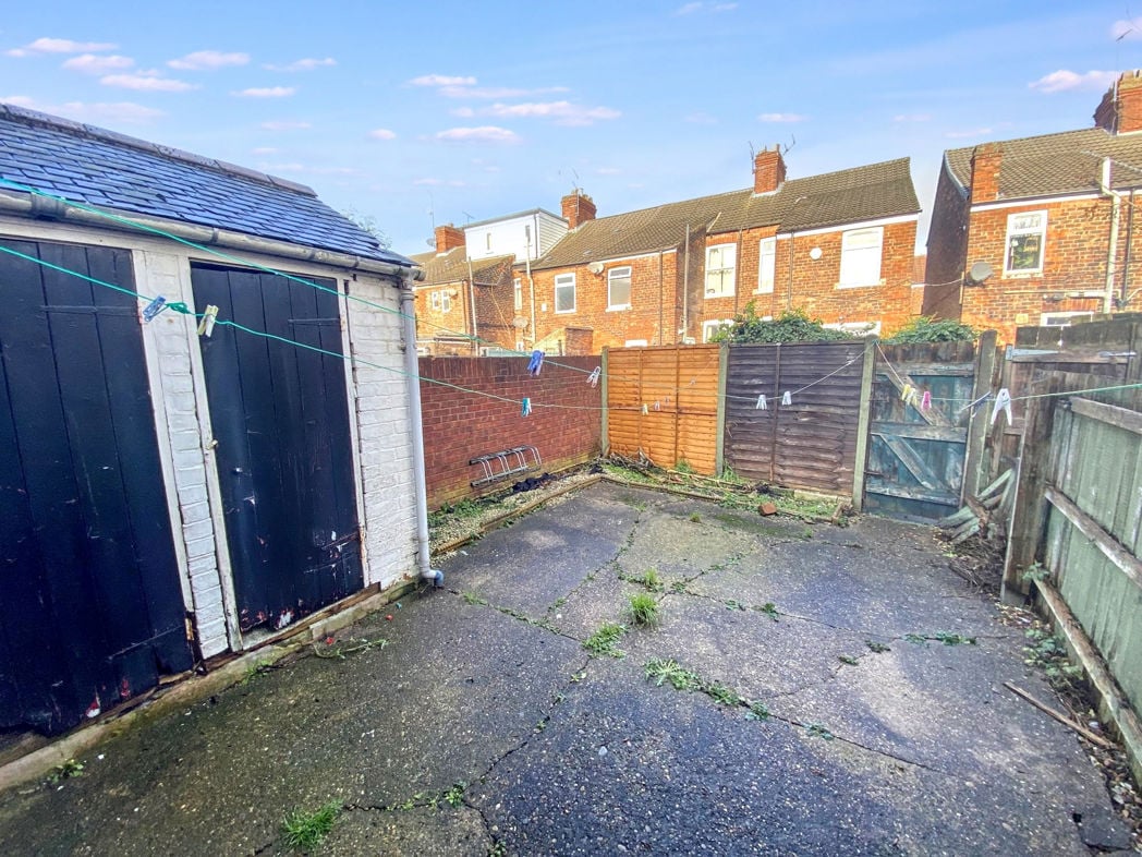 Property image 12 of 17