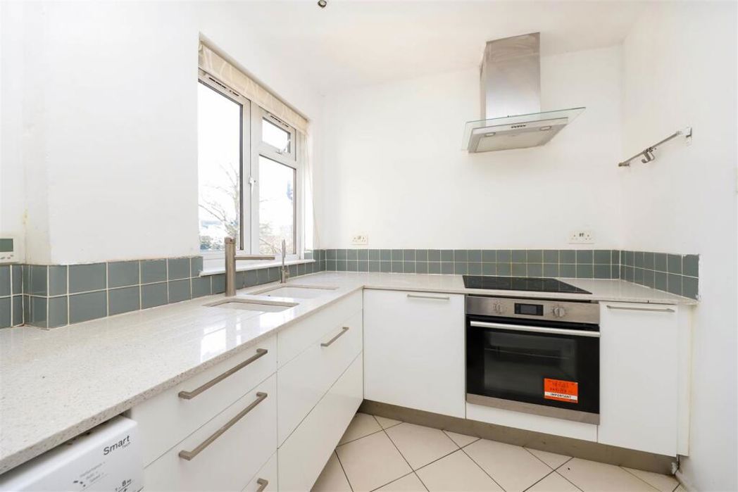 Property image 2 of 9