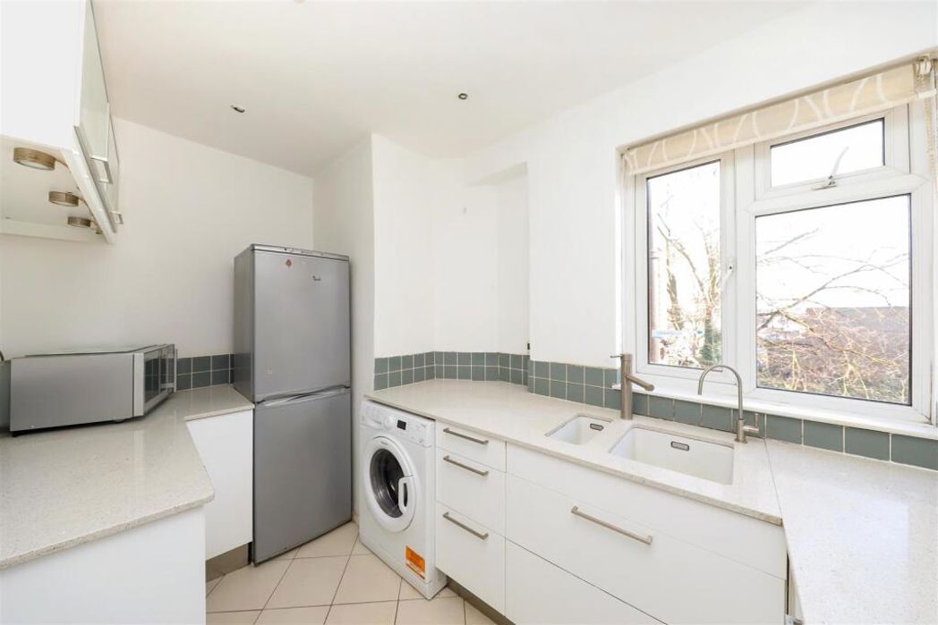 Property image 3 of 9
