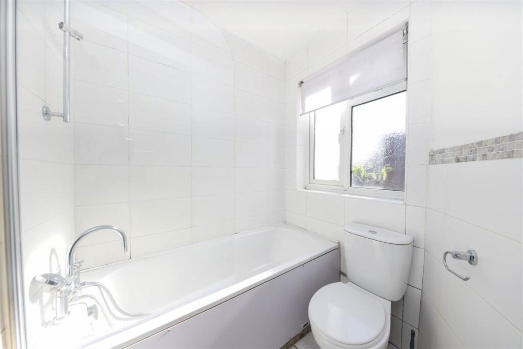 Property image 6 of 9