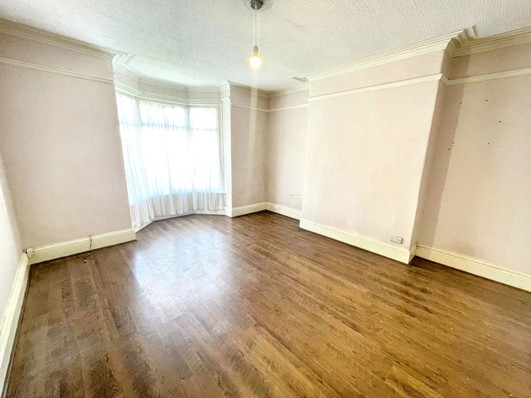 Property image 4 of 8