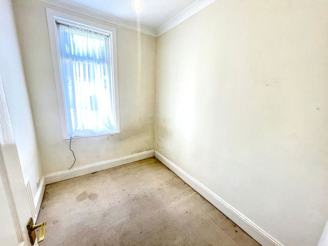 Property image 5 of 8