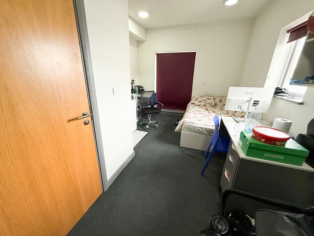 Property image 2 of 9