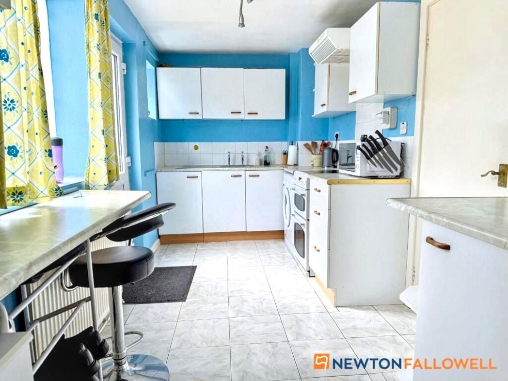 Property image 2 of 16