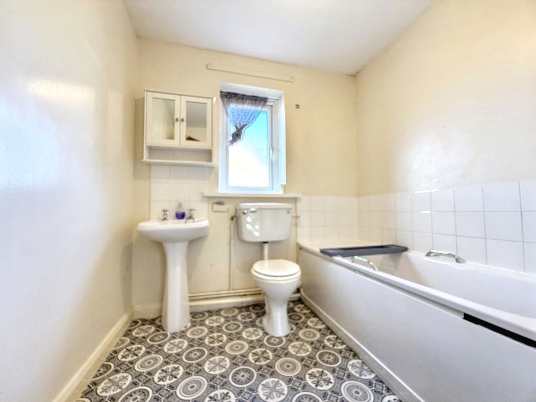 Property image 13 of 17