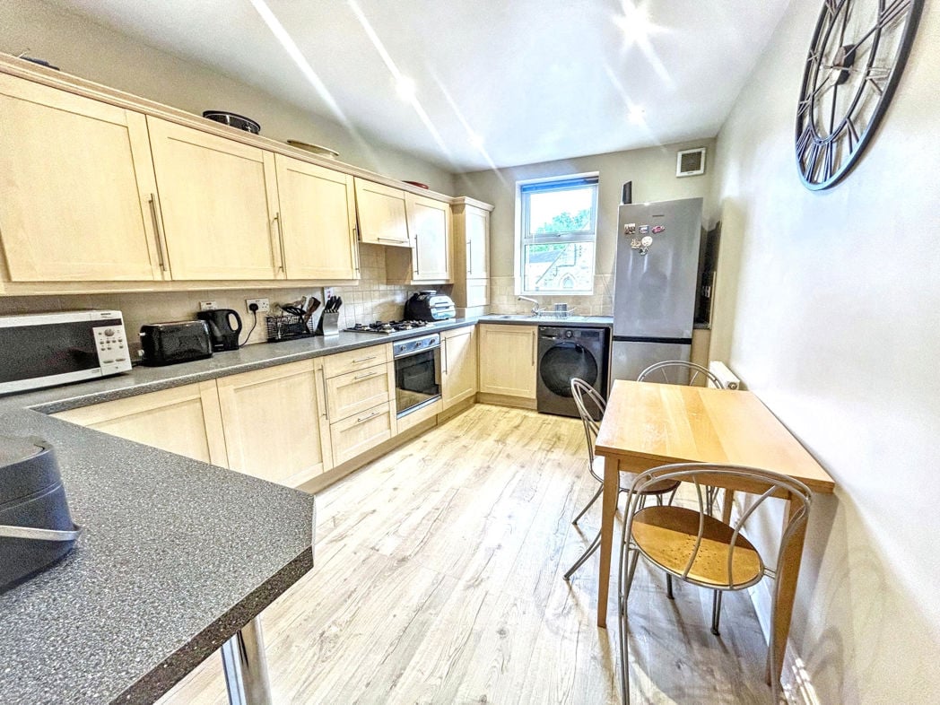 Property image 2 of 10